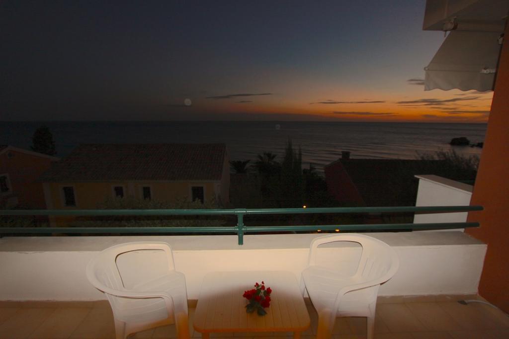 Corfu Glyfada Menigos Beach Apartments المظهر الخارجي الصورة