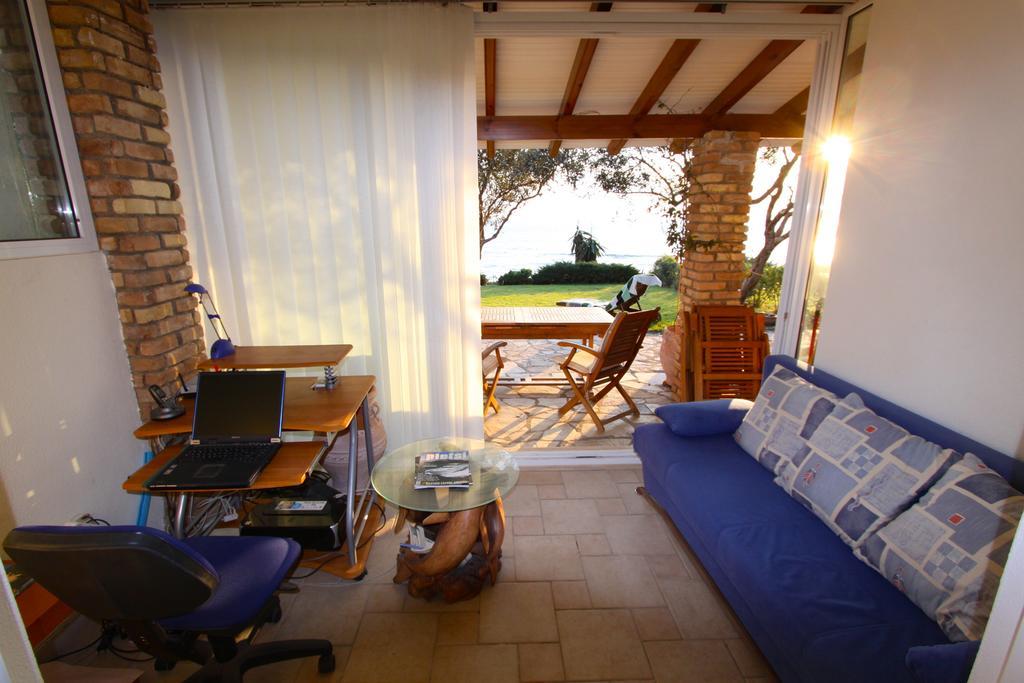 Corfu Glyfada Menigos Beach Apartments المظهر الخارجي الصورة