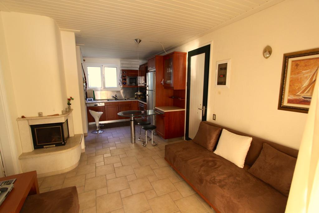 Corfu Glyfada Menigos Beach Apartments المظهر الخارجي الصورة