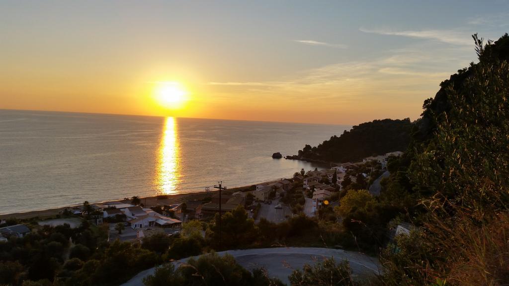 Corfu Glyfada Menigos Beach Apartments المظهر الخارجي الصورة