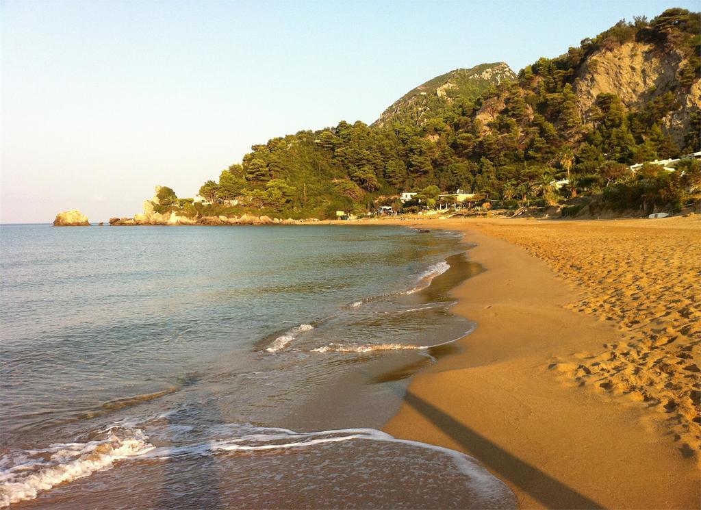 Corfu Glyfada Menigos Beach Apartments المظهر الخارجي الصورة