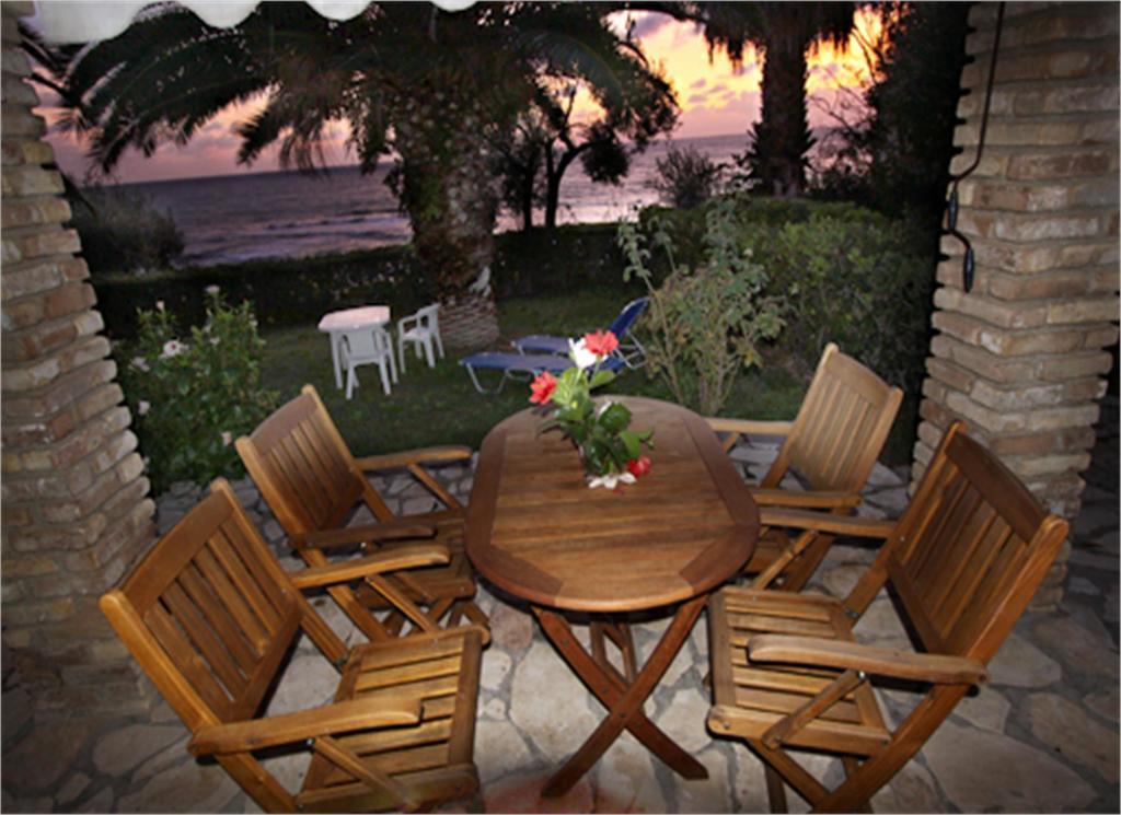 Corfu Glyfada Menigos Beach Apartments المظهر الخارجي الصورة