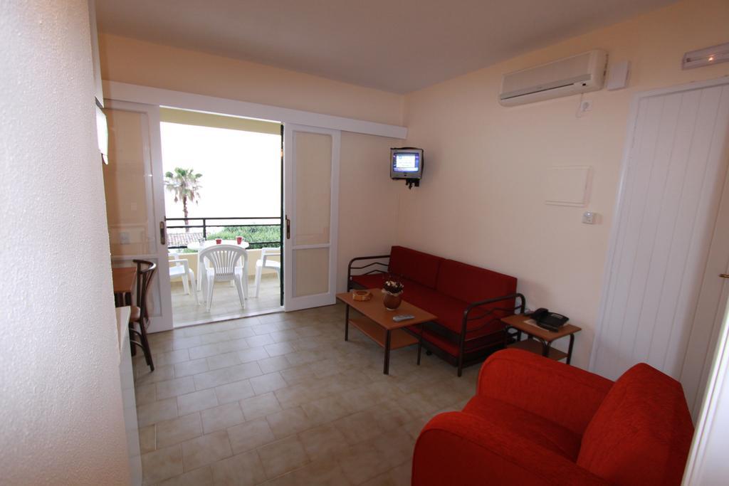 Corfu Glyfada Menigos Beach Apartments المظهر الخارجي الصورة