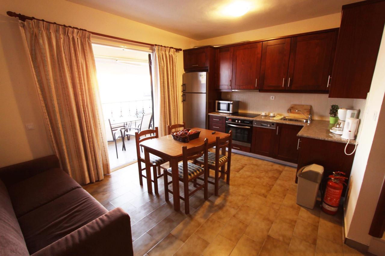 Corfu Glyfada Menigos Beach Apartments المظهر الخارجي الصورة
