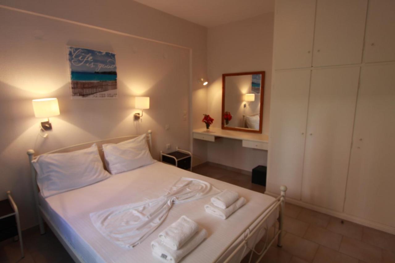 Corfu Glyfada Menigos Beach Apartments المظهر الخارجي الصورة