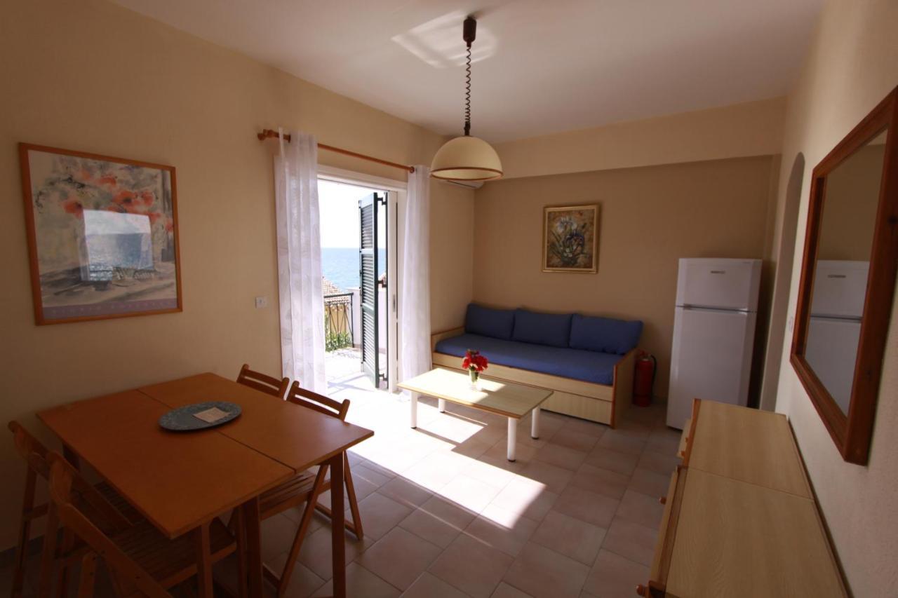 Corfu Glyfada Menigos Beach Apartments المظهر الخارجي الصورة