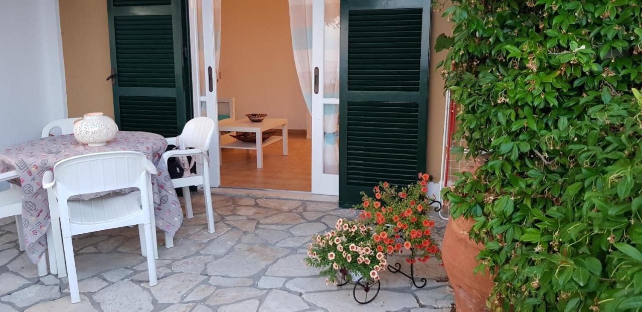 Corfu Glyfada Menigos Beach Apartments المظهر الخارجي الصورة
