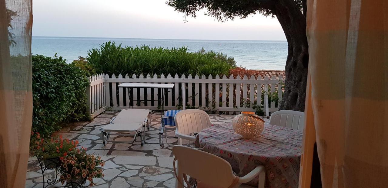 Corfu Glyfada Menigos Beach Apartments المظهر الخارجي الصورة