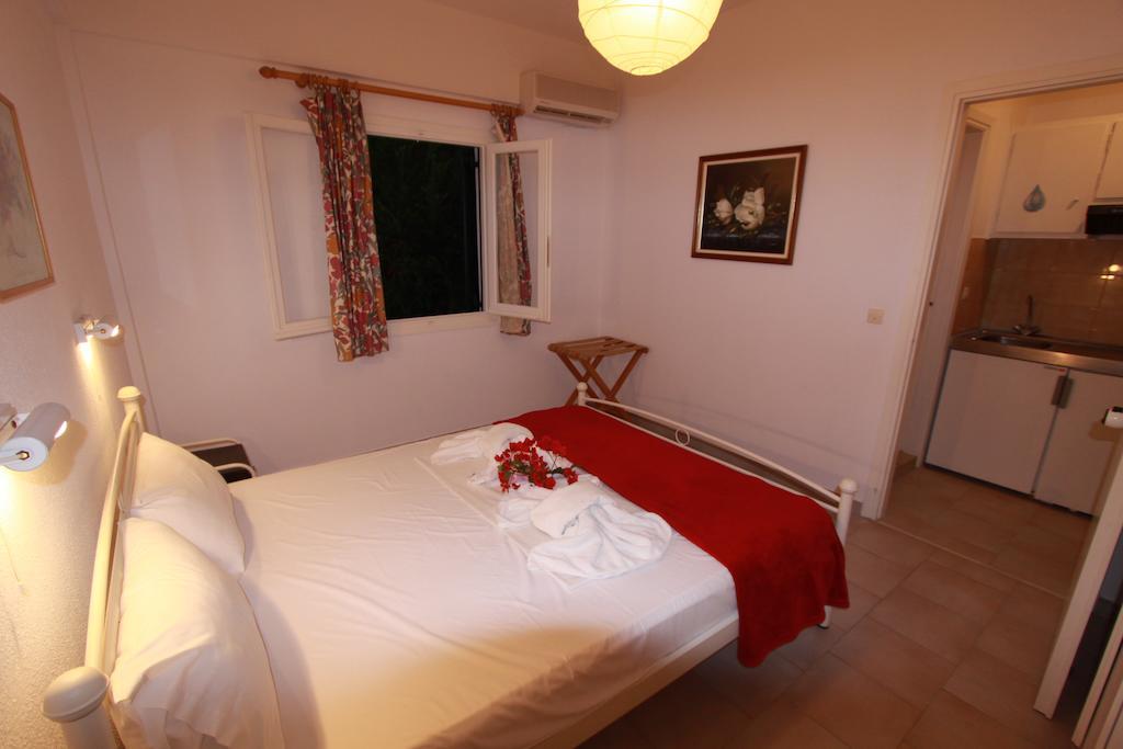 Corfu Glyfada Menigos Beach Apartments المظهر الخارجي الصورة