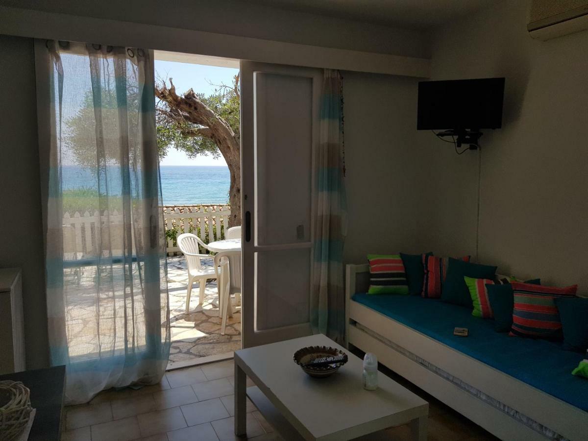 Corfu Glyfada Menigos Beach Apartments المظهر الخارجي الصورة